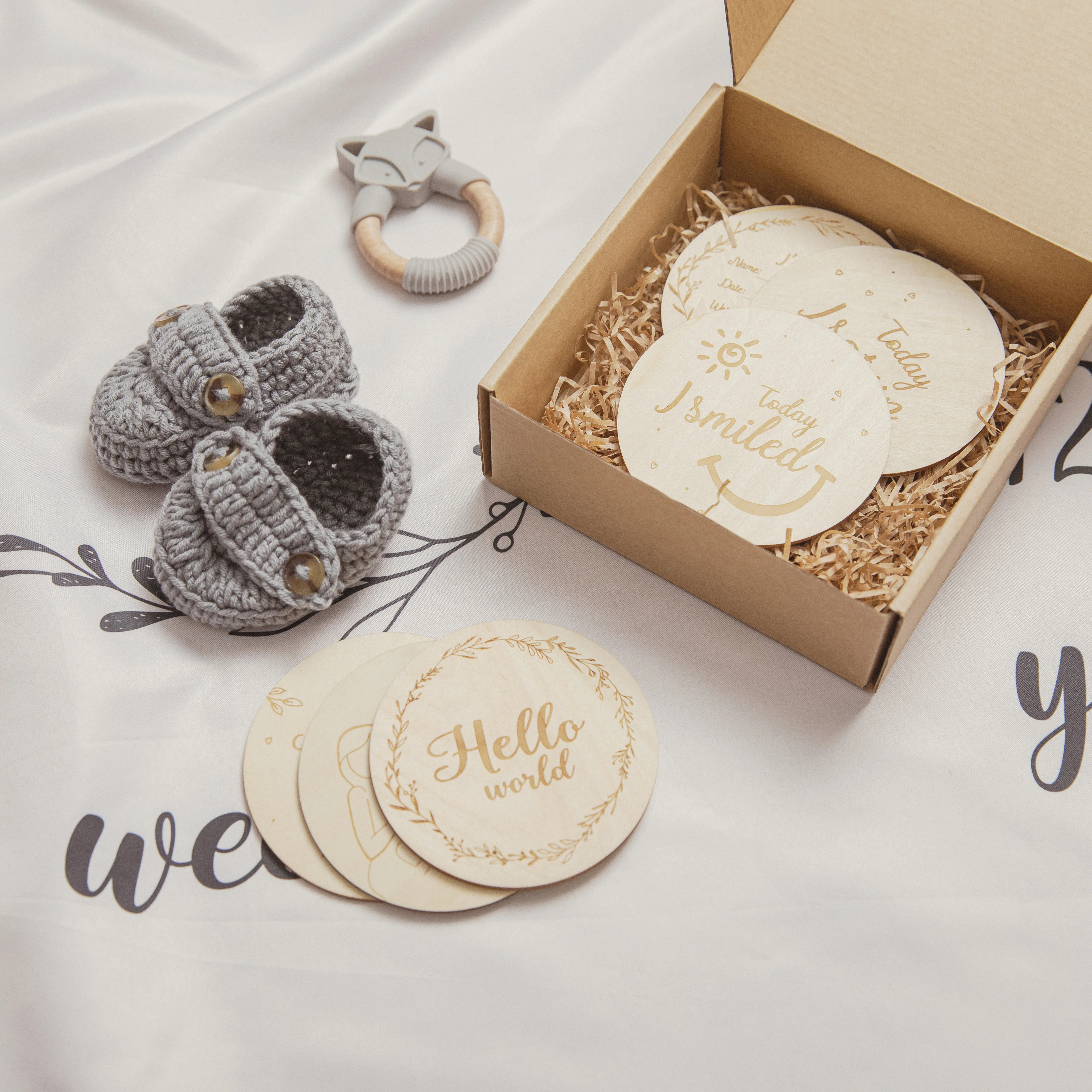 Newborn Photography Accessories Set Baby Monthly Milestone Discs Wooden Baby Markers Infant Photography Props Set Gift Set