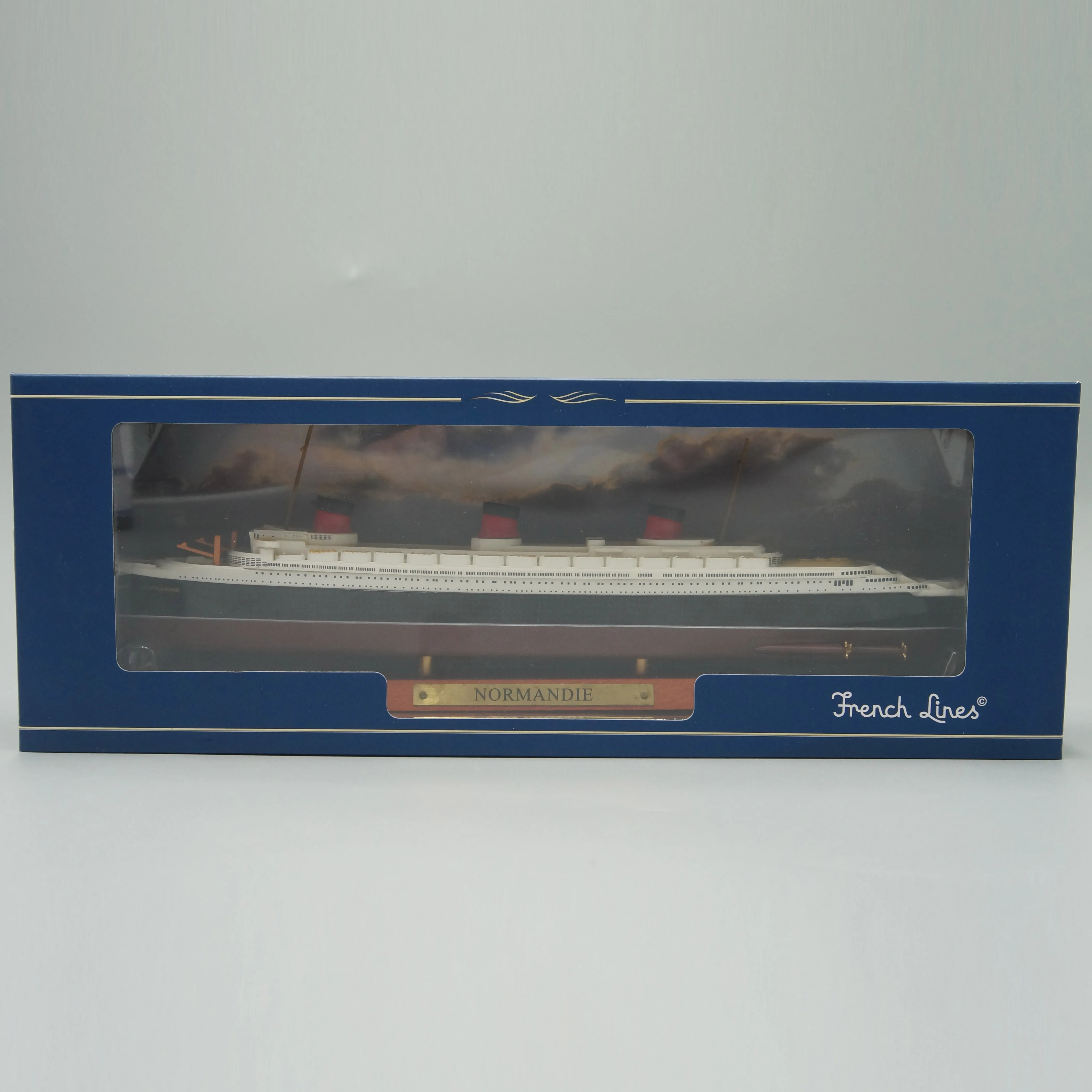 ATLAS 1:1250 Diecast Ship Model Toy Normandie Ocean Liner Cruiser For Collection