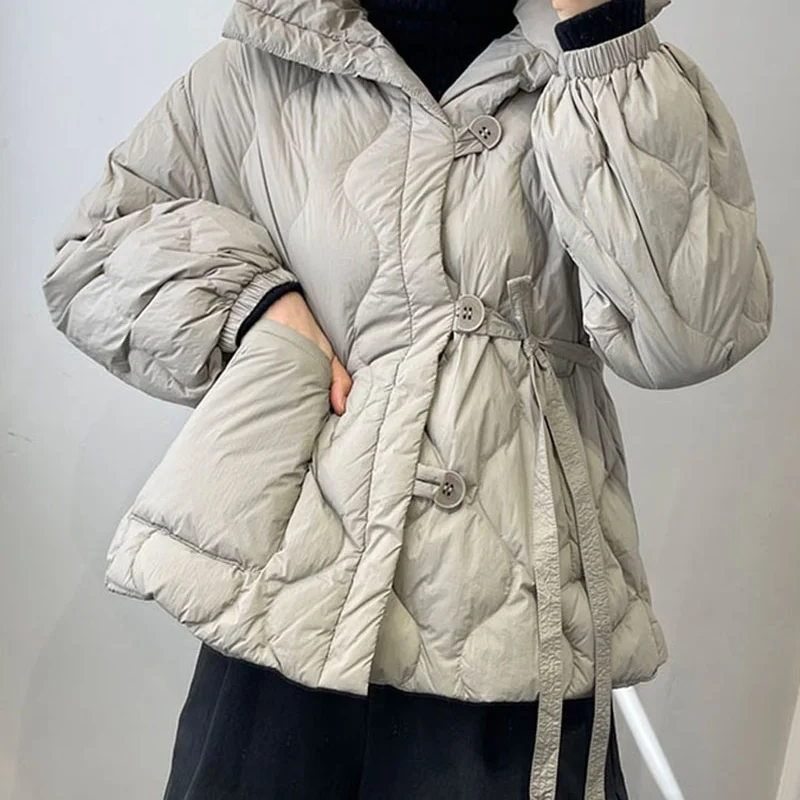 2021 Winter New Fashion Street Designer Brand Womens White Duck Down Jacket Pretty Girls Outerwear Coat With Belt