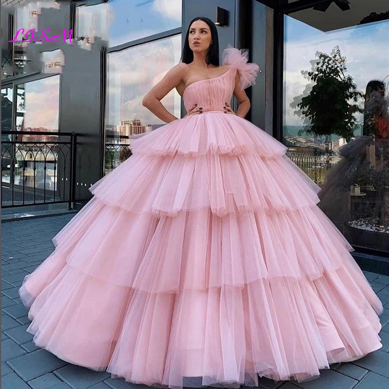 2021 Pink One-Shoulder Quinceanera Dress Dubai Ball Gown Tiered Pleats Long Formal Prom Gowns Saudi Arabic Sweet 16 Dresses