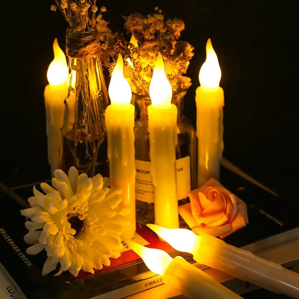 Lewondr Candele senza Fiamma con Candelieri, 3 Pacchetti di Candele LES a Colonna con Stoppino 3D e Cera Gocciolante, Finte a Batteria per Matrimonio, Natale, Festa, Decorazione, Bianco Avorio