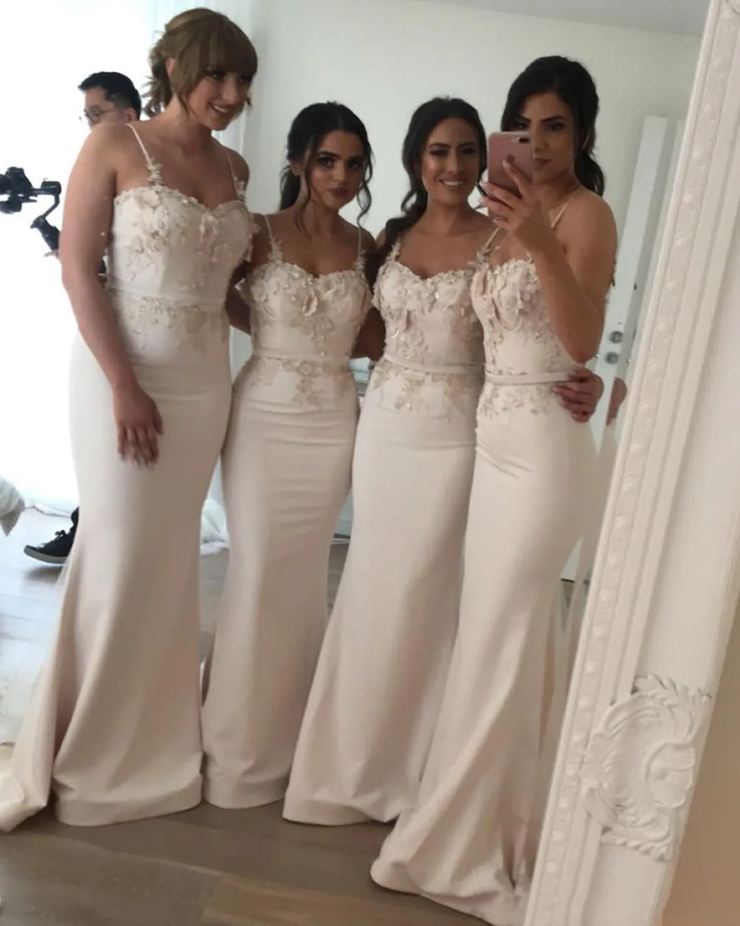 2020 New Arrival Mermaid Bridesmaid Dresses For Weddings Satin Spaghetti Straps Lace 3D Appliques Plus Size Long Formal Maid