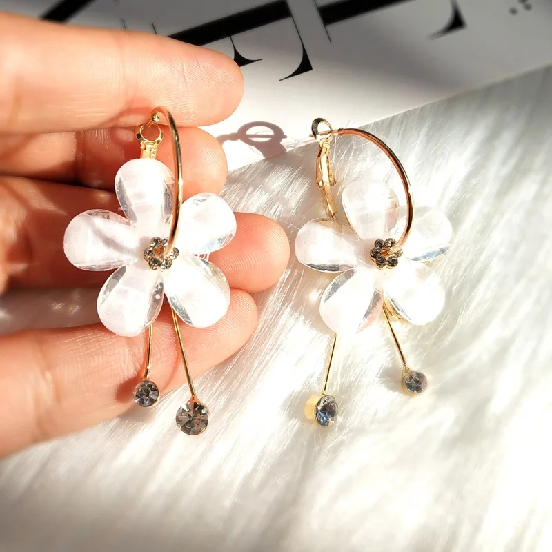 Tassel earrings ladies earrings new fashion transparent petals acrylic zircon earrings