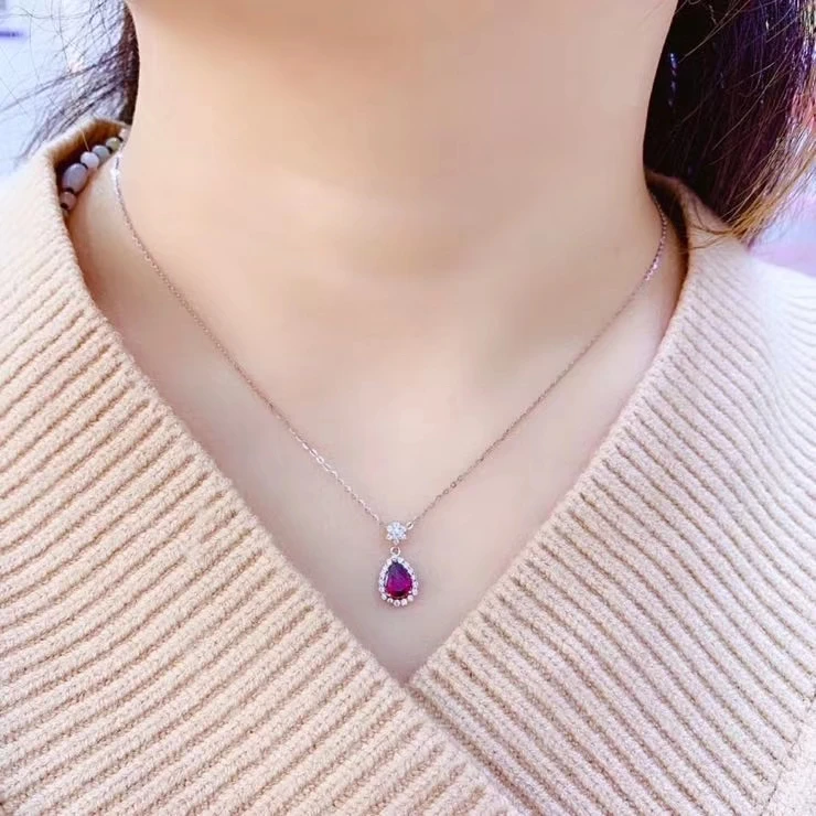 KJJEAXCMY Fine Jewelry 925 Sterling Silver Inlaid Natural Gemstone Garnet Female Miss Pendant Necklace Beautiful Support Test