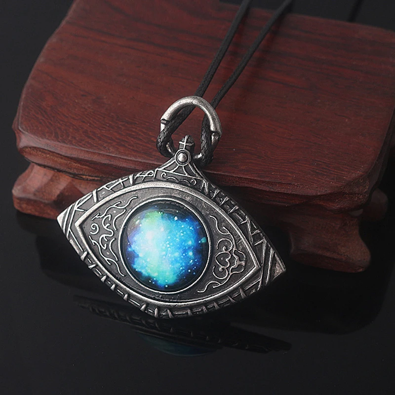 Game Bloodborne Cosmic Eye Necklaces Crow Hunter Wheel Hunter Badge Pendant Necklace Men Women Fans Cosplay Jewelry Gift