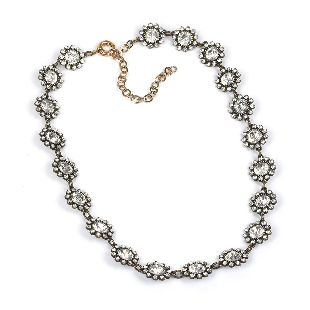

Luxury Retro Statement Choker Necklace Women Clear Crystal Big Bib Chokers Necklaces Boho Ethnic Vintage Large Collar Necklace