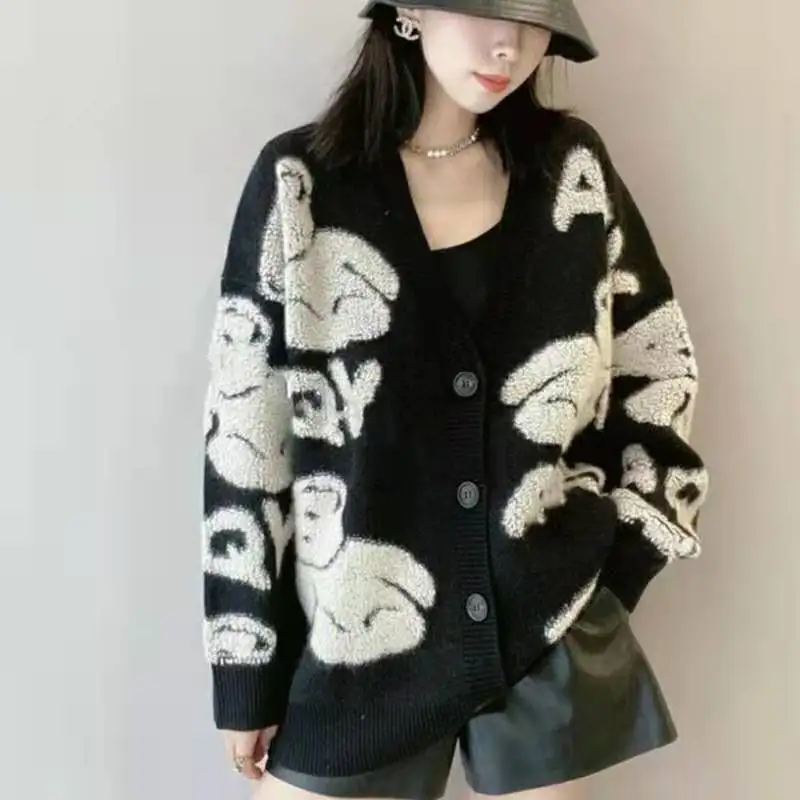 2021 Autumn Winter New Bear Jacquard Languid wind pure wool cardigan sweater sweater sweater Sweater v Collar loose thickening s