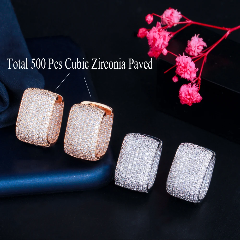 CWWZircons Doppelseitige Micro Gepflasterte Zirkonia Weiß Gold Farbe CZ Stein Rechteck Hoop Ohrringe für Damen Schmuck CZ910 – Detail 2