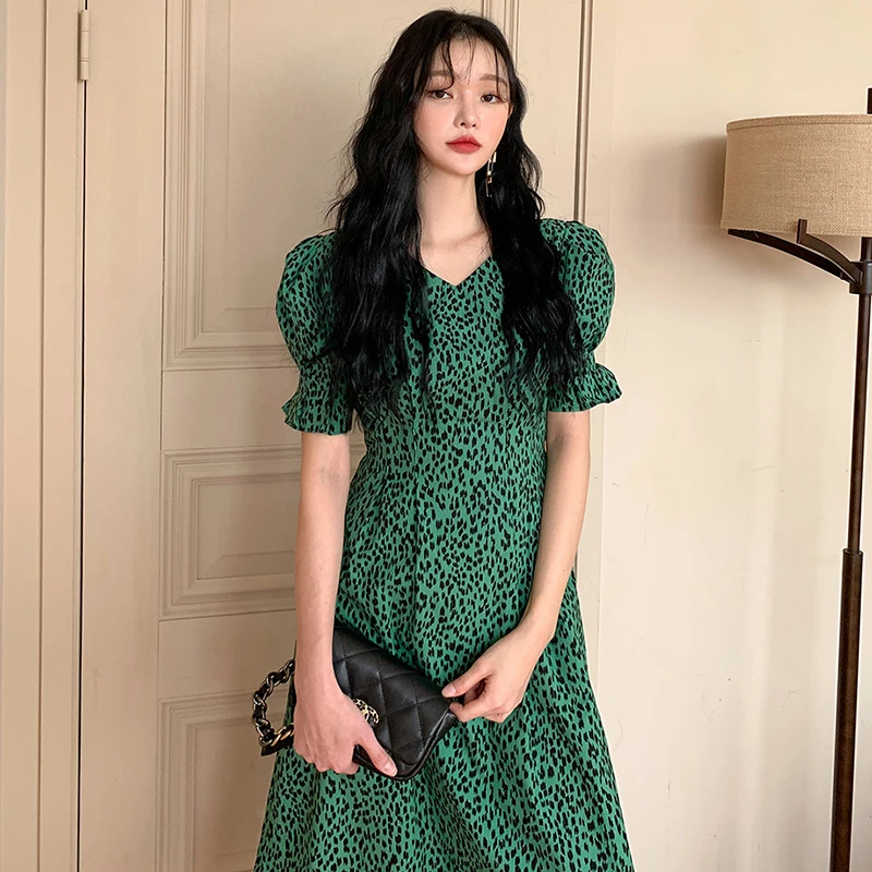 VICONE Chic Thin V-neck Waist Hugging Slim and Long Type over-the-Knee Puff Sleeve Leopard Print Floral Printed Dress