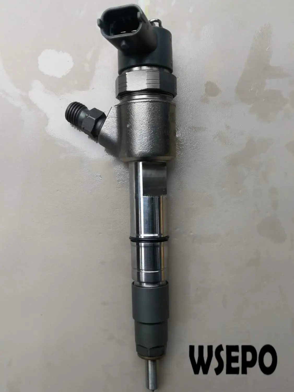 

Top quality Replacement Electronically Common Rail Fuel Injector Assy. P/N 0445110821 for Multi Cylinder Heavy Diesel Engine