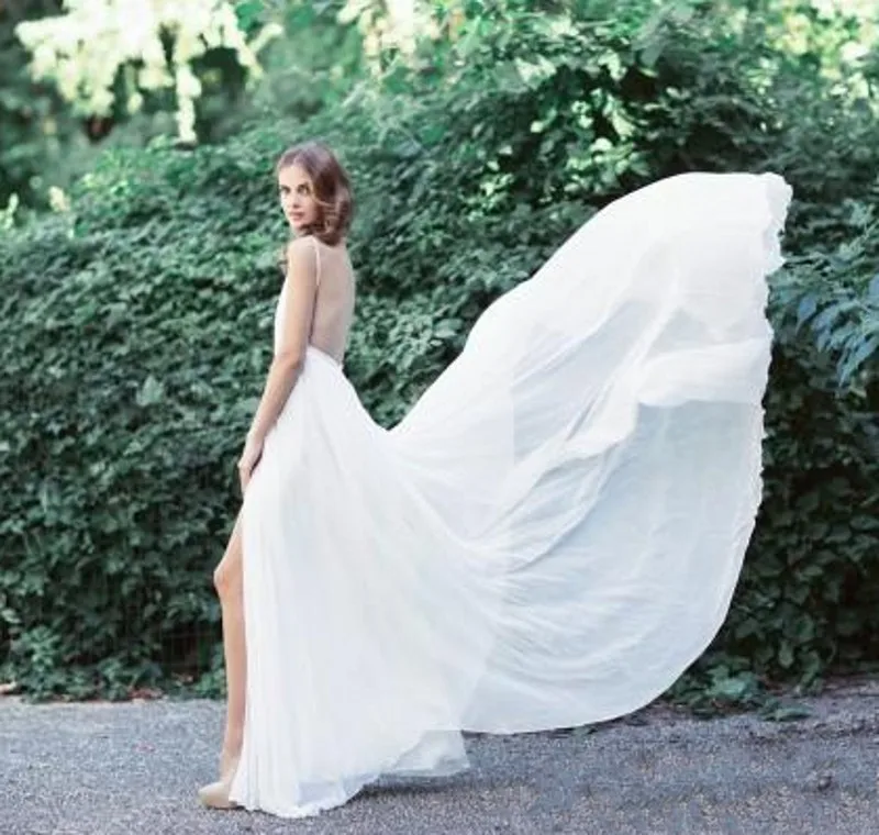 

Customized New Spaghetti Straps Split Beach Wedding Dress 2023 Cheap Sexy Backless Chiffon Garden Country Boho Bridal Gowns