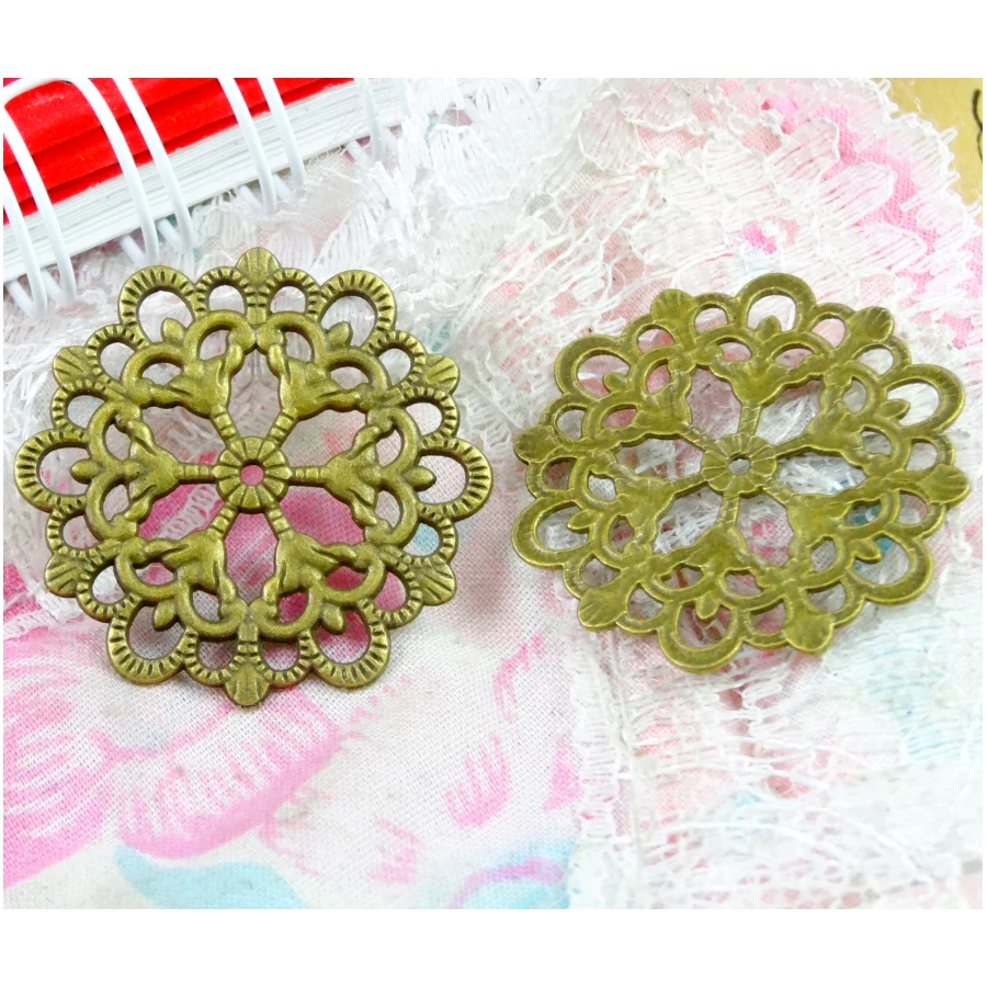 

40pcs 29MM Flower Charms Antique Bronze Plated Retro Necklace Bracelet Pendants for Diy Jewelry Making Accessories