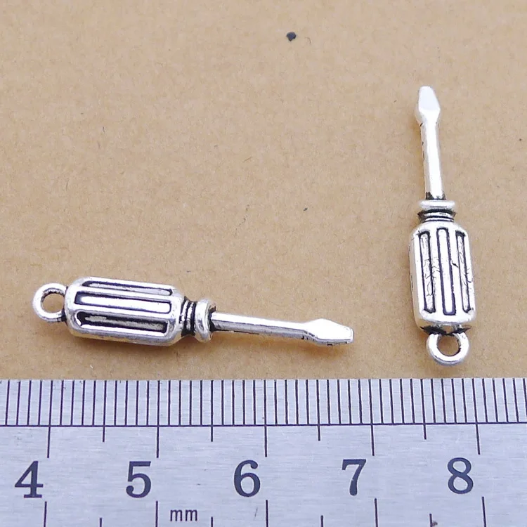 20 Pieces/lot 6mm*30mm Antique Silver Plated Metal Diy Charm Keychain Charm Screwdriver Driver Charms