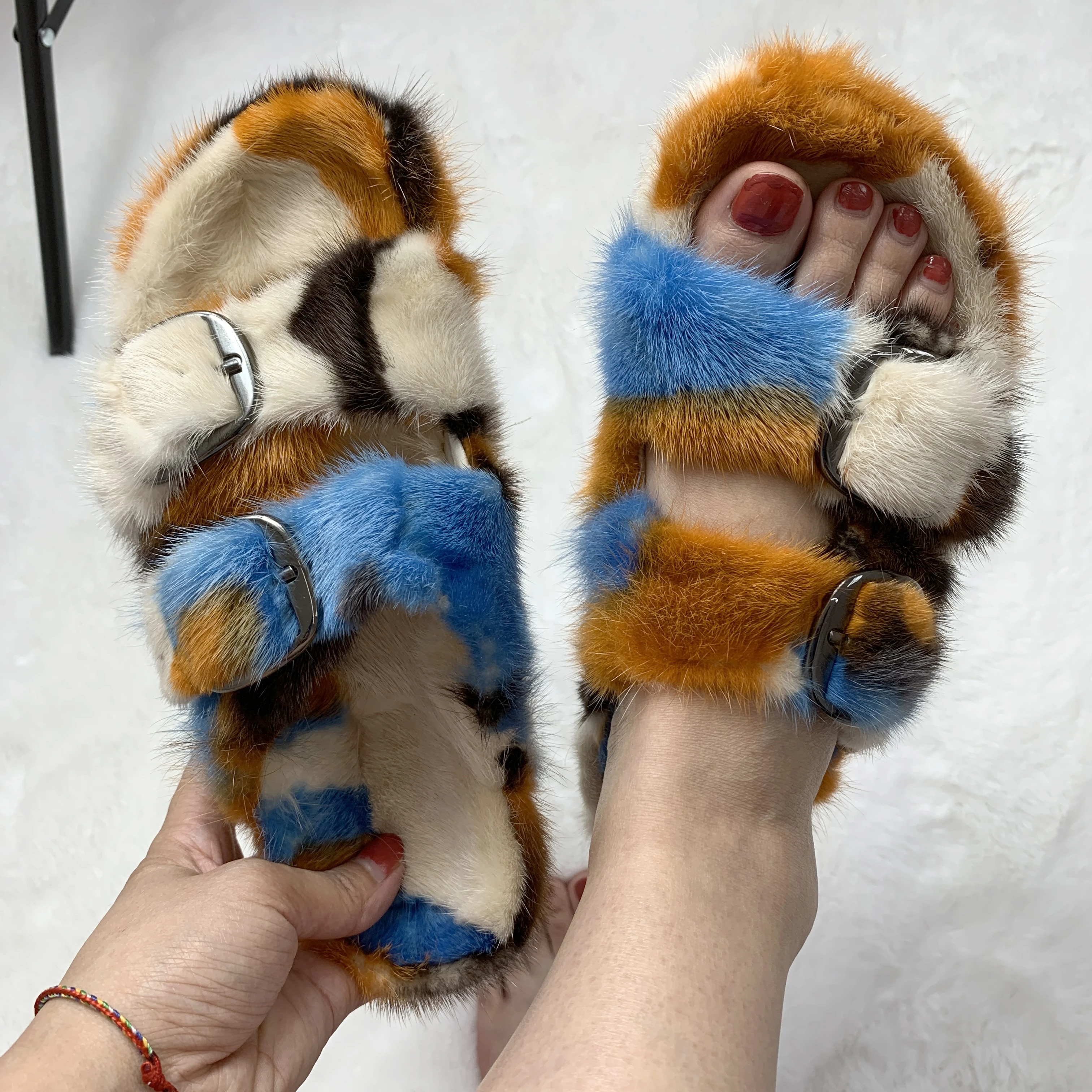 New Ladies Mink Slippers Luxury Fashion Colored Fur Slippers Outdoor Travel Women\'s Sandals Designer Slides Flat Casual Shoes