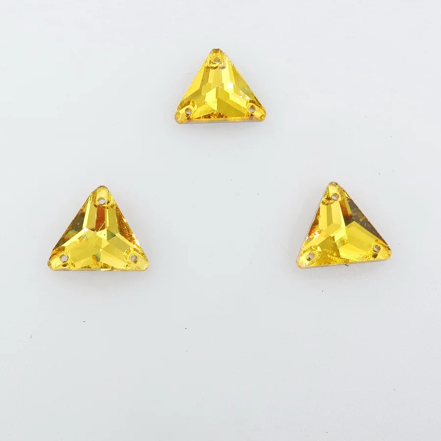 Dreieckige, flache Glas-Kristalle mit zwei Löchern in 3 Größen zum Aufnähen, Strass-Kristallperlen für Hochzeitskleider, Schuhe, Taschen, DIY-Dekoration – Detail 7