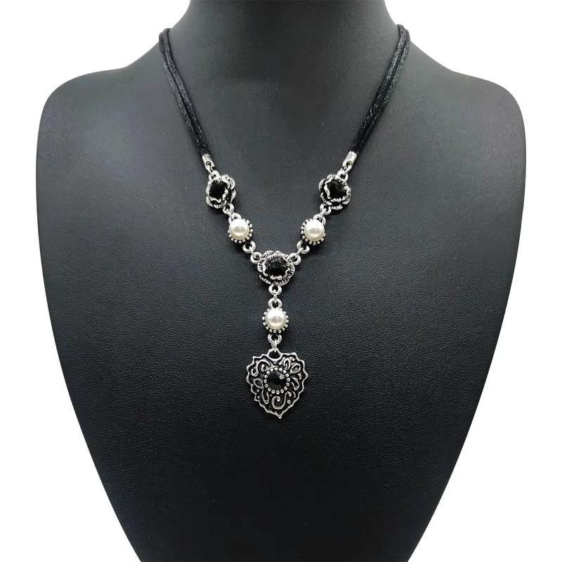 Fashion Vintage Silver Color Heart Shape Edelweiss Necklace White Pearl Flower Choker Women's Party Costume Accessories Jewelry