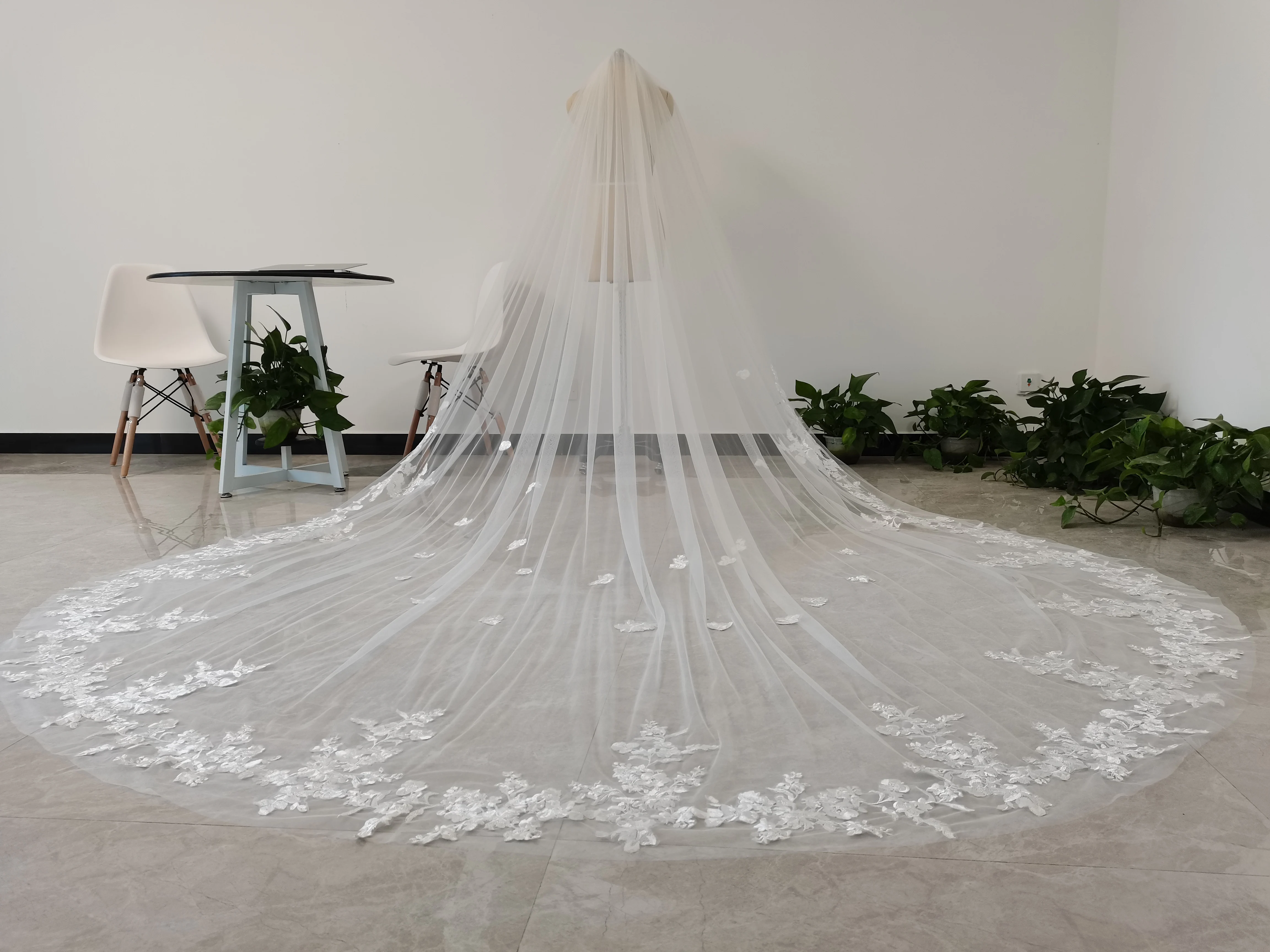 Beschrijving: 100% Nieuw Wedding Bridal Veil Op Speciale Dagen, Uw Bruiloft Essentiële Accessoires! Je Aantrekkelijker, Mo