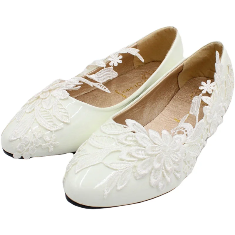 Hot seller flat white ladies shoes lace wedding dress shoes soft soles bridal shoes Large size wedding shoes with rubber soBH171