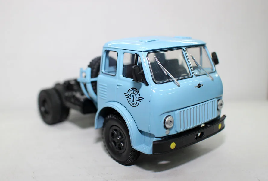 High simulation 1:43 alloy Russian MAZ 504 truck head model,high-quality collectible toys in original packaging,free shipping