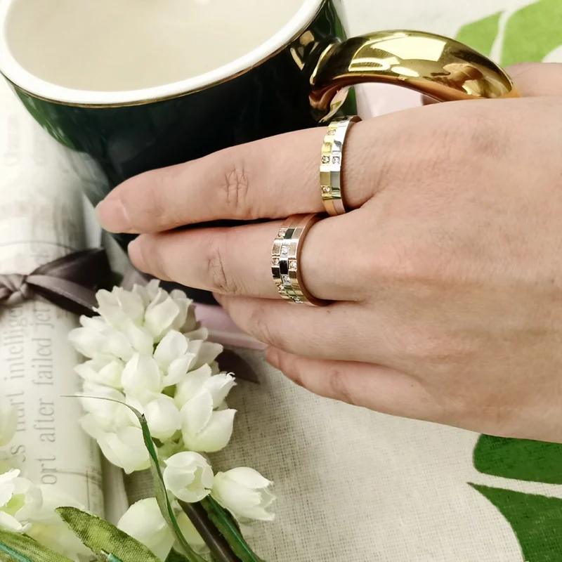 2mm Women's Stainless Ring with Rhinestone Korean Style Rings Gold Silver Color Accessories for Women Fashion Jewelry WC016