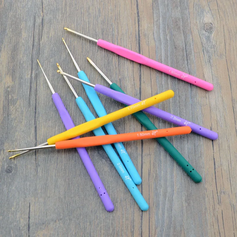 1pcs Small Lace Crochet Hooks 0.9-2.5mm TPR Soft Rubber Handle Knitting Needles Handle Weave Yarn DIY Sewing Tools Random Color