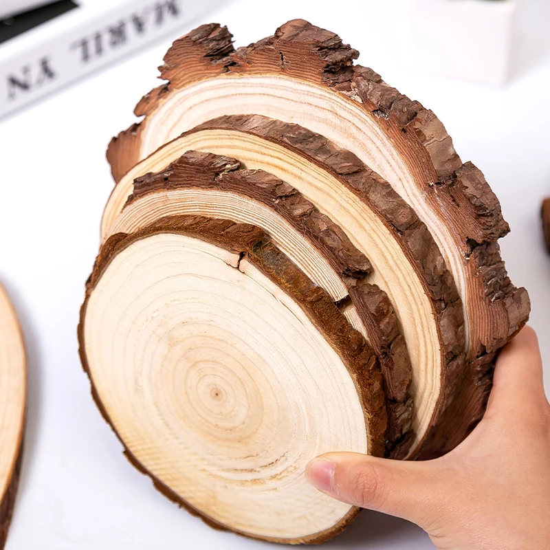 Tebal 3-12Cm Pinus Tidak Selesai Alami Bulat Kayu Irisan Lingkaran dengan Batang Kulit Pohon Log Disc untuk DIY Kerajinan Pesta Pernikahan Lukisan De