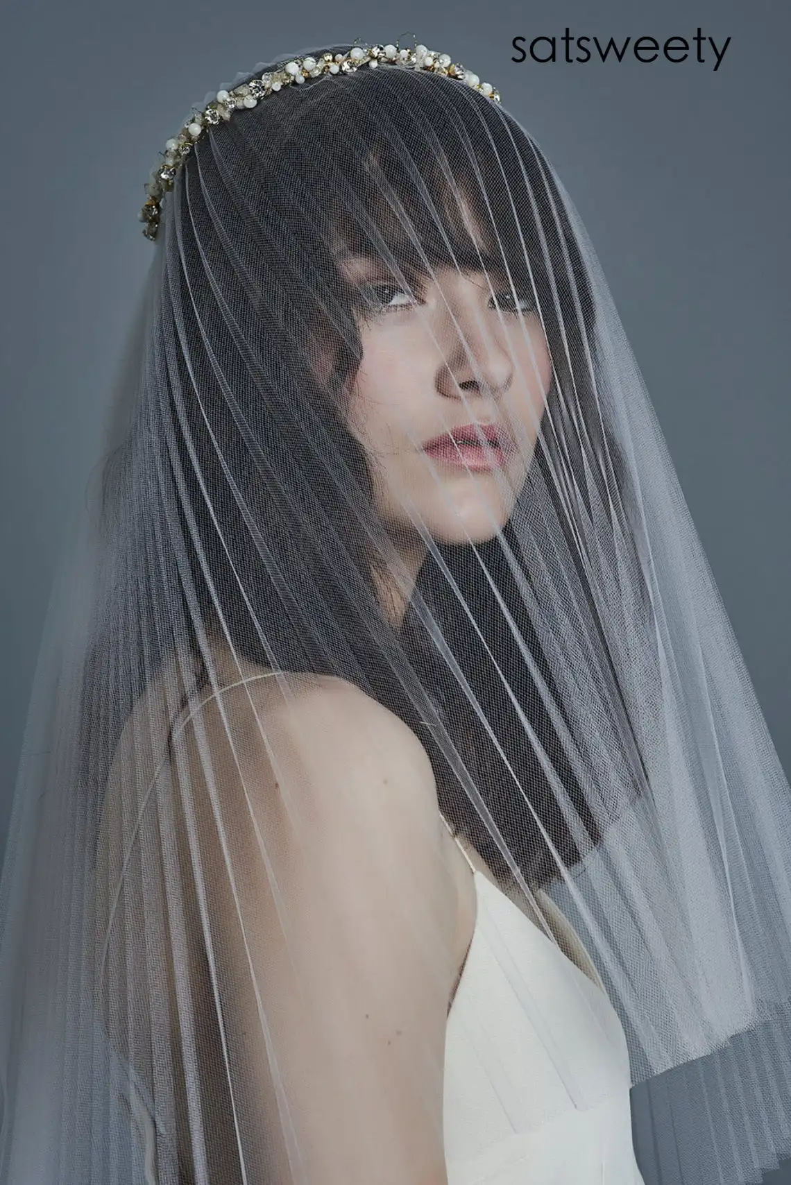 Hoge Kwaliteit Plooi Tulle Bridal Veils 1 Lagen Wals Lengte Ivoor/Witte Sluier Voor Bridal Cut Edge Tulle Wedding sluier