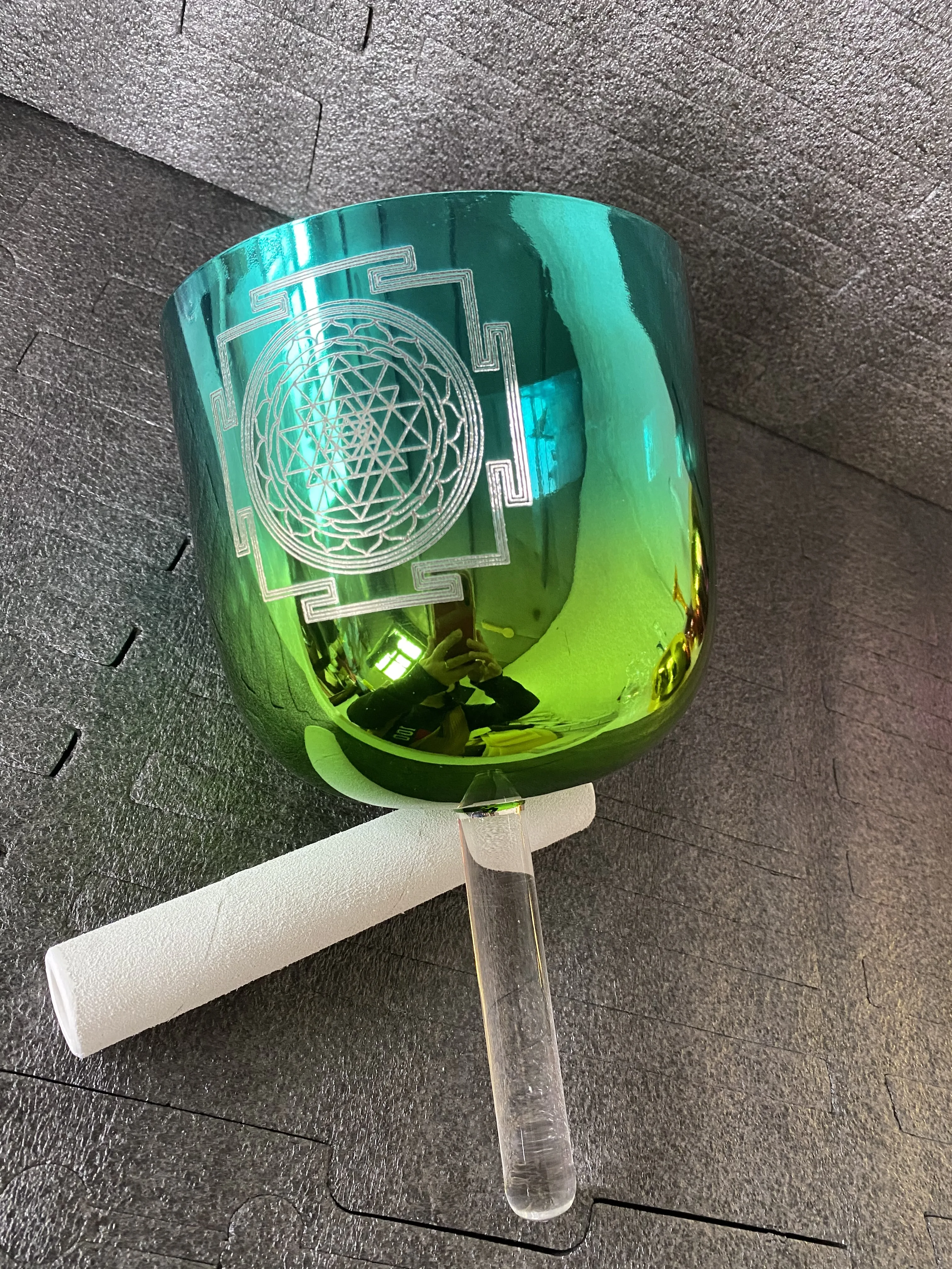 

4th octave "D" note Crystal singing handle bowl mixed green color with sri yantra engraving 432Hz for meditation.