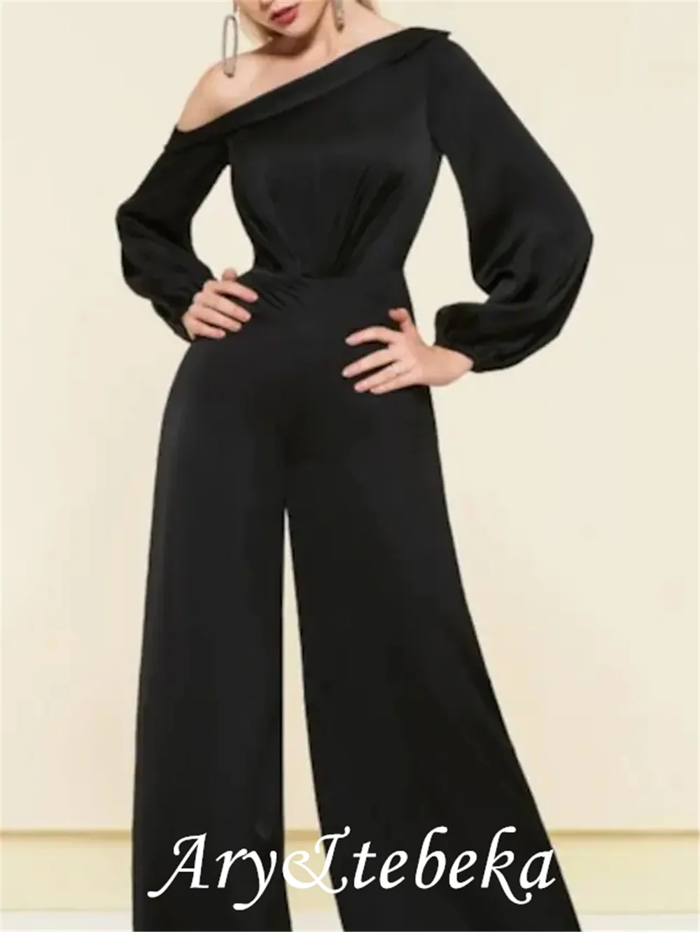 Jumpsuit Minimalis Elegan Tamu Pernikahan Gaun Malam Formal Satu Bahu Lengan Panjang Satin Lantai Panjang dengan Ramping 2021