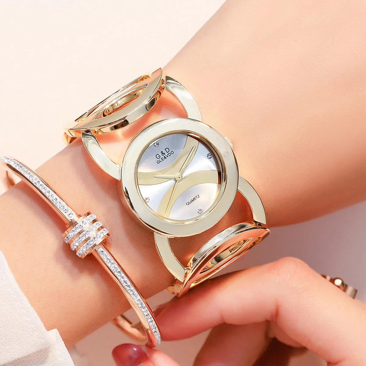 New Fashion G&D Women\'s Bracelet Watch Quartz Watch Stainless Steel Women\'s Watch Free Shipping