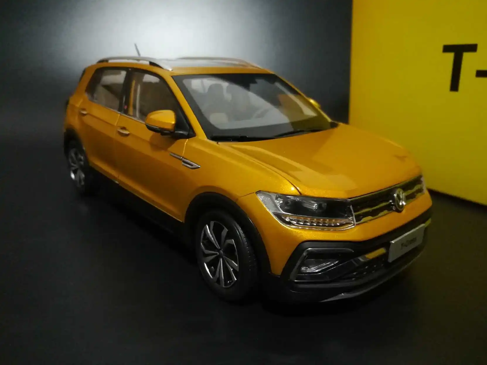 Original escala 1:18 Shanghai VW T-CROSS SUV coche en miniatura de aleación colección para adultos decoración estática regalos juguetes para niños-paint Flaws