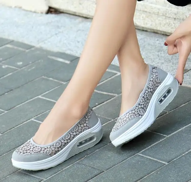 Fashion Summer Women Platform Shoes Woman Flat Casual Pleat Heel Shoes Lady Slip On Mesh Comfort Plain Black Shoes lace women