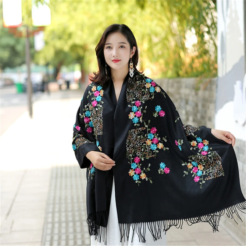 

scarf thickening travel side fashion Women's shawl warm flower embroidery black scarf wrappe Chinese national style red Châle