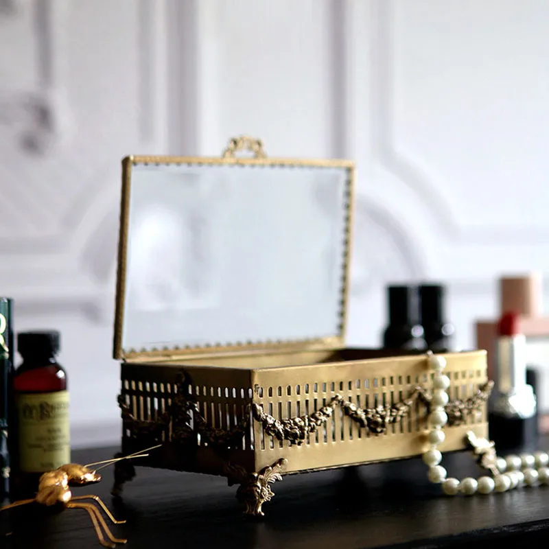 

Creativity Hollow Brass Jewelry Organizer Nordic Vintage Carving Craft Cosmetic Containers Ornaments Dressing Table Jewelry Case