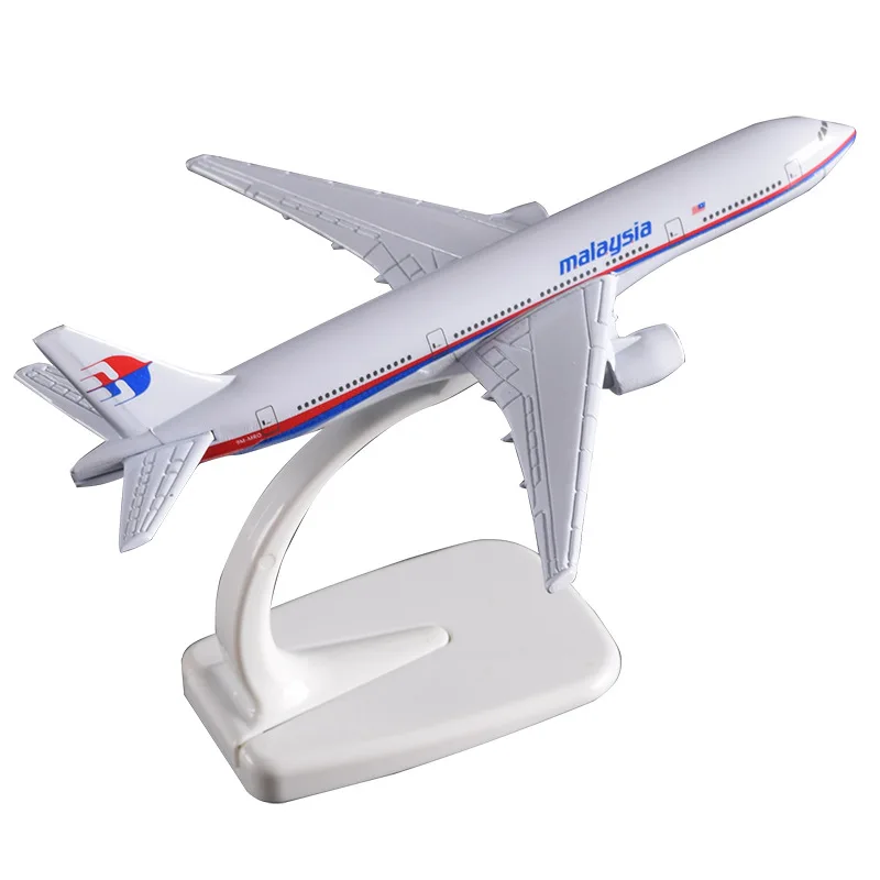 

16CM Malaysia Airways B777 Airlines Airplane Model with Base Alloy Aircraft Plane For Collectible Souvenir Show Gift Toy