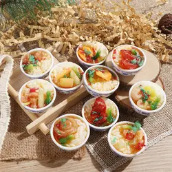 1 adet rastgele minyatür Dollhouse çin pirinç pasta güveç erişte tatlı mutfak oyuncak sahte gıda oyuncak Dollhouse dekorasyon