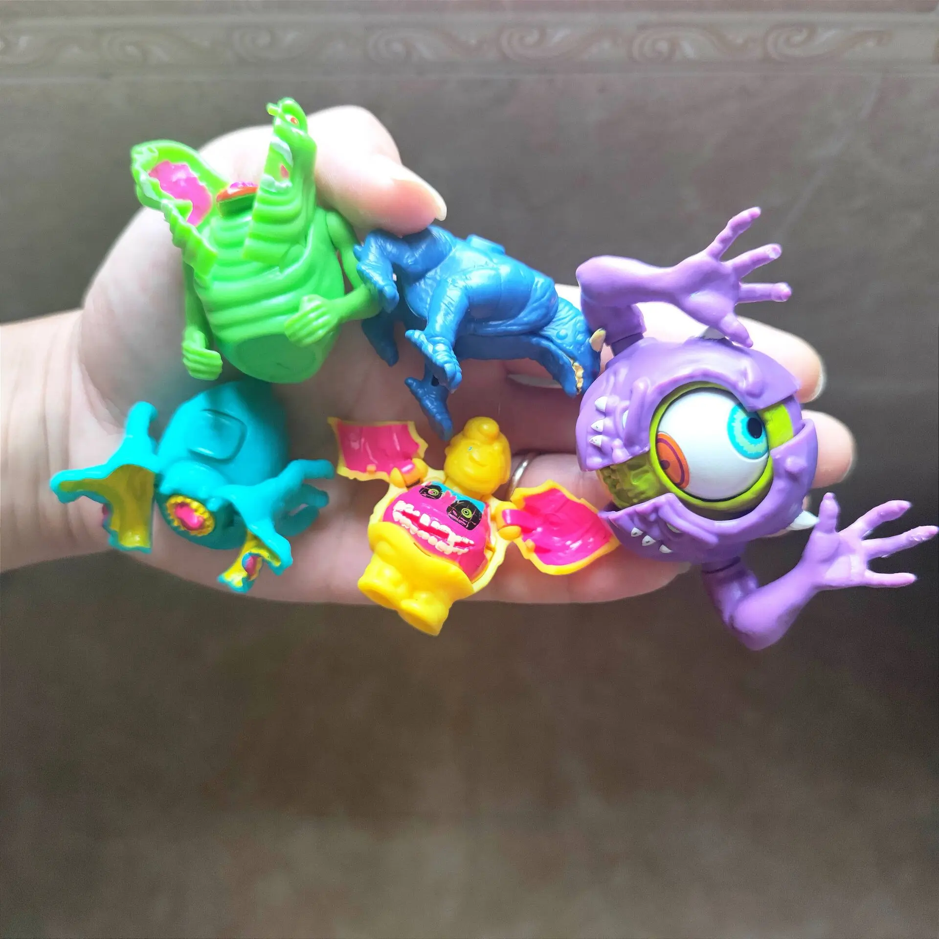 Lot of 5 Random Select Classic Movie Ghostbusters Monsters & Ghosts Accessories Action Figure Set