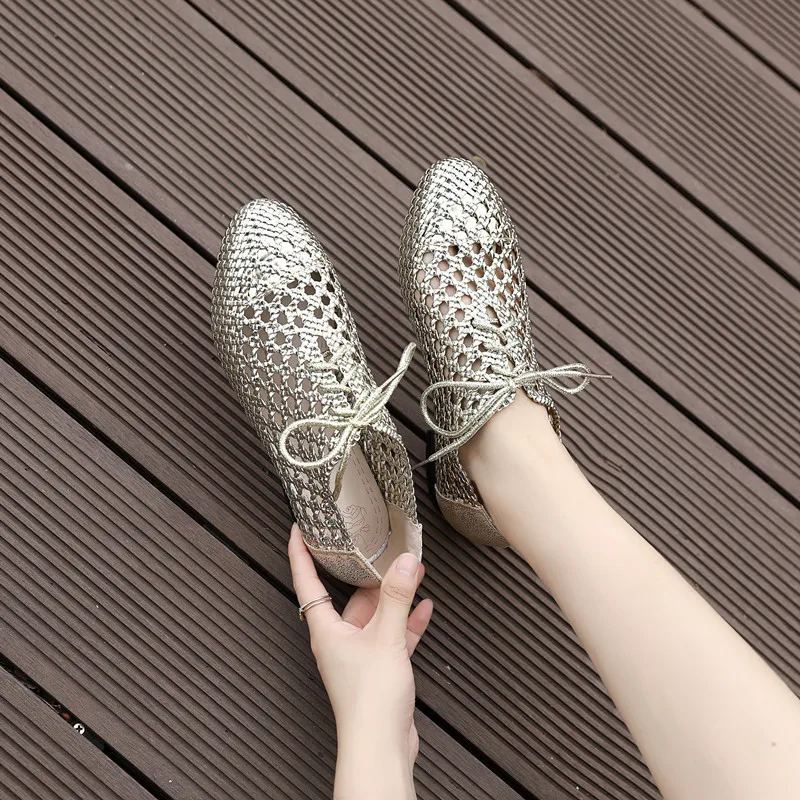 2024 Summer Woven Mesh Shape Breathable Shoes Women Sandals Big Size Pointed Lace Tide Shoes Summer Sandals Flat Casual Sandals