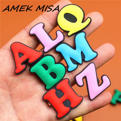 1 Uds. De PVC con letras mayúsculas en inglés, dijes para zapatos, accesorios para zapatos, decoraciones con hebilla para zapatos, adornos aptos para regalos de fiesta para niños