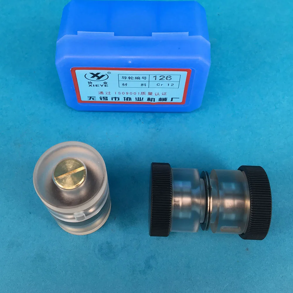 EDM ล้อลูกกลิ้ง 126 (OD32 * L53) มม. พลาสติกที่นั่งรอก Complete Assembly สําหรับเครื่องตัดลวด EDM