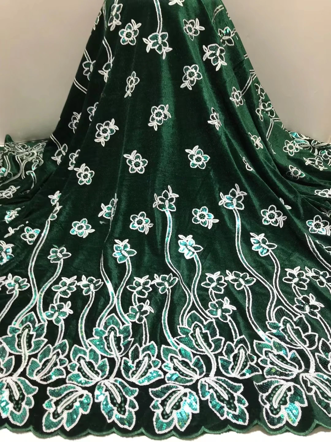 Latest Luxury Embroidery Velvet With Sequin Fabric 2022 High Quality Nigerian , Classic velvet fabric 5 yards For Party Dress