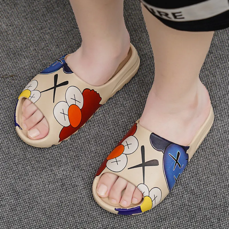 Fashion Cartoon Graffiti Slides Men Rubber Slippers Summer Fish-mouth Casual Women\'s Slippers Outdoor Platform Flip flops Men