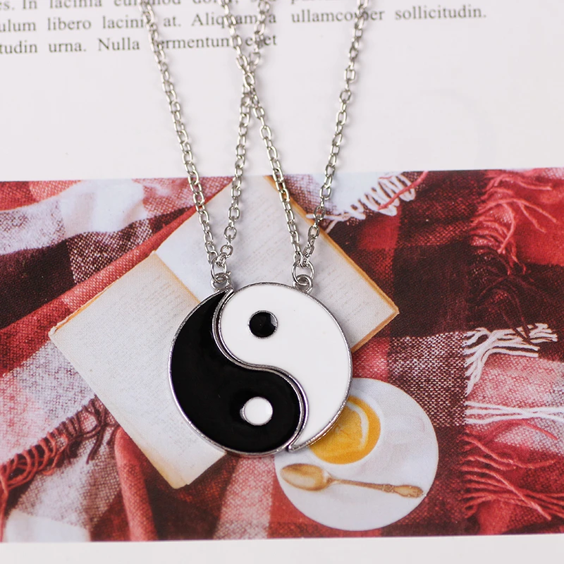 Hot Selling Yin And Yang Stitching Alloy Two Petals Pisces Couple Pendant Necklace Fashion Jewelry Accessories Vintage Dendant