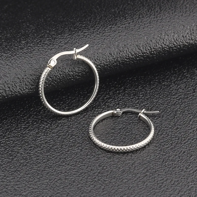 AsJerlya Gold Silver Black Color Hoop Earrings Simple Round Hollow Fashion Personalized Ear Jewelry Gift For Wedding Party Kupe