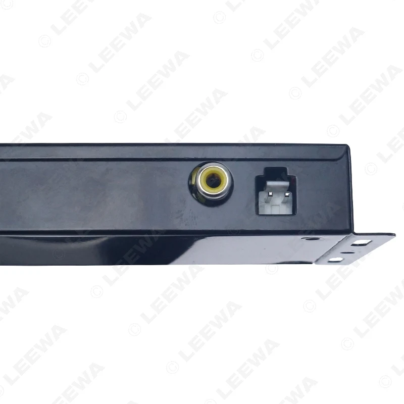 LEEWA Auto Car 1 to 8 Output Video Spliter Monitor Signal Part For DVD/LCD/TV Monitor Display 12V  #CA1322