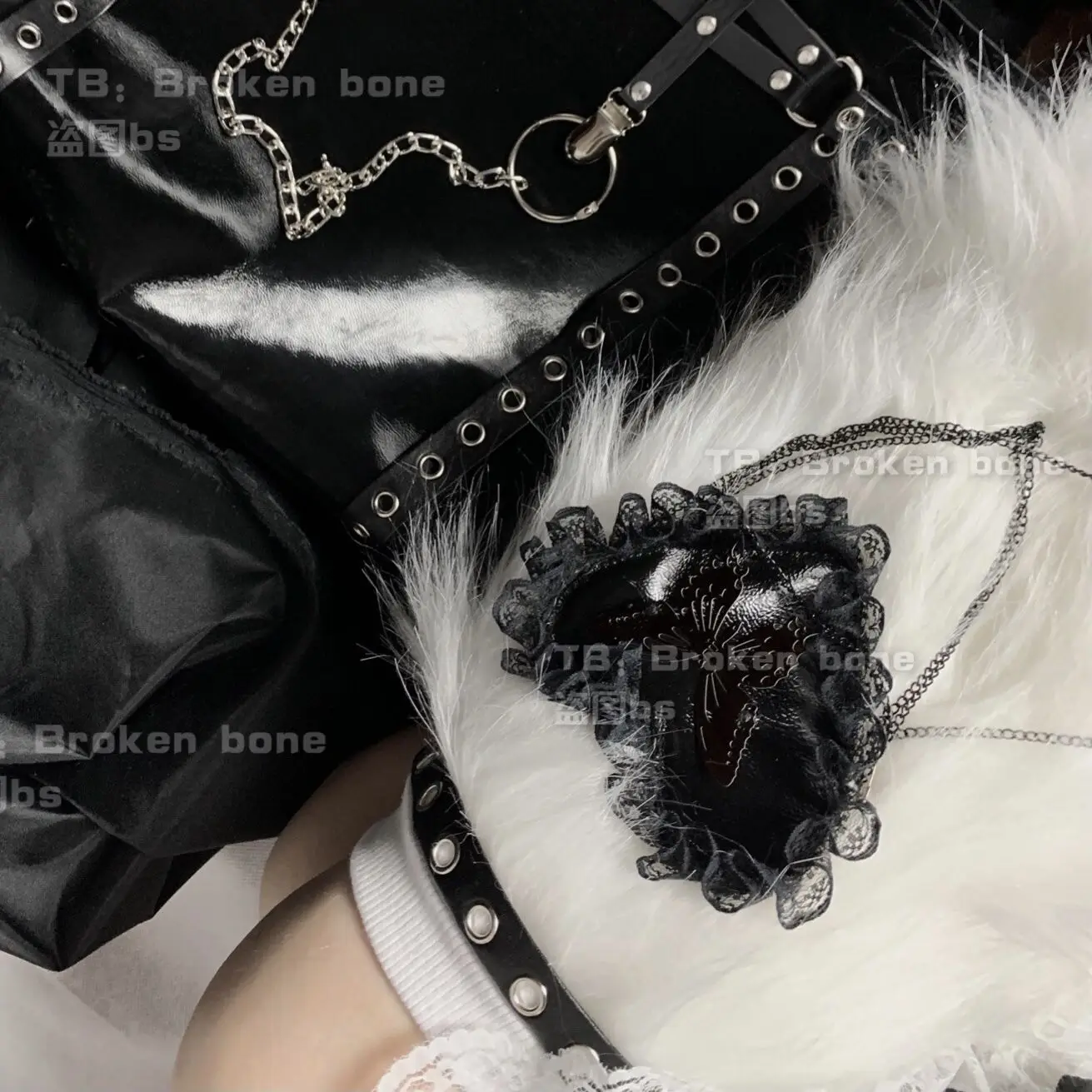 Original Design Punk Gothic Harajuku Japanischen Mädchen Weiß Haarigen Fuzzy Schmetterling Herz Stickerei Bein Wärmer Kawaii Bein Ärmeln