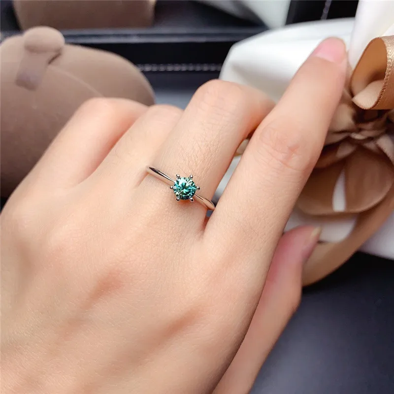 Green Moisaanite Ring 0.5CT 5MM Lab Diamond Fine Jewelry Classic Design for Women Wedding Party Gift Real 925 Sterling Silver