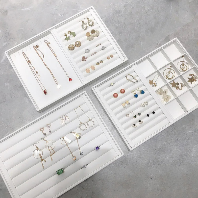 

Surprise Price Luxurious White Earrings Jewellery Display Rings Tray Necklaces Holder Various Models for Woman Option Wholesale