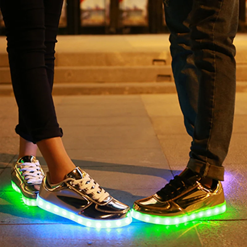 Chaussures de sport décontractées à lumière LED plonger oyante pour hommes et femmes, bottes de fête, lampe dorée et argentée, phtalplate Shoous,