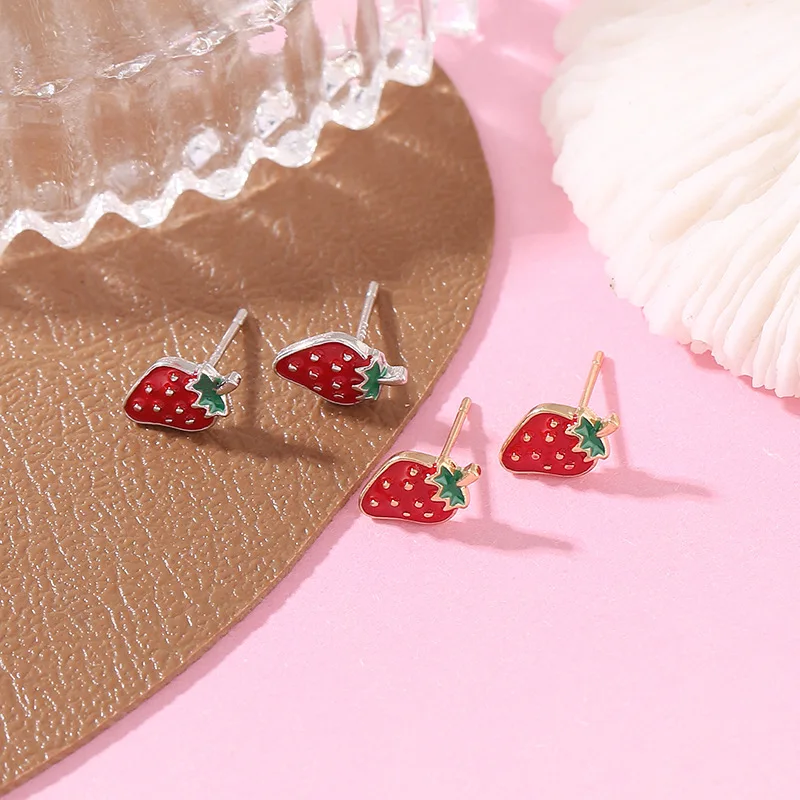 Yuniqi Tiny Fruit Strawberry Stud Earring Gold Silver Color Enamel Net Red Wild Earrings fow Women Kid Fashion Jewelry Wholesale